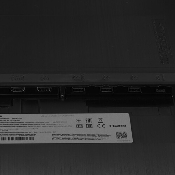 43" Монитор Samsung Smart M7 S43FM702UI черный