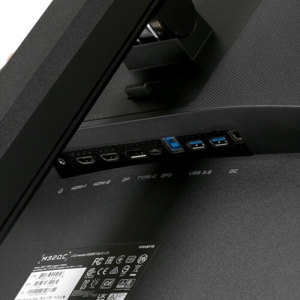 31.5" Монитор GIGABYTE M32QC-EK черный