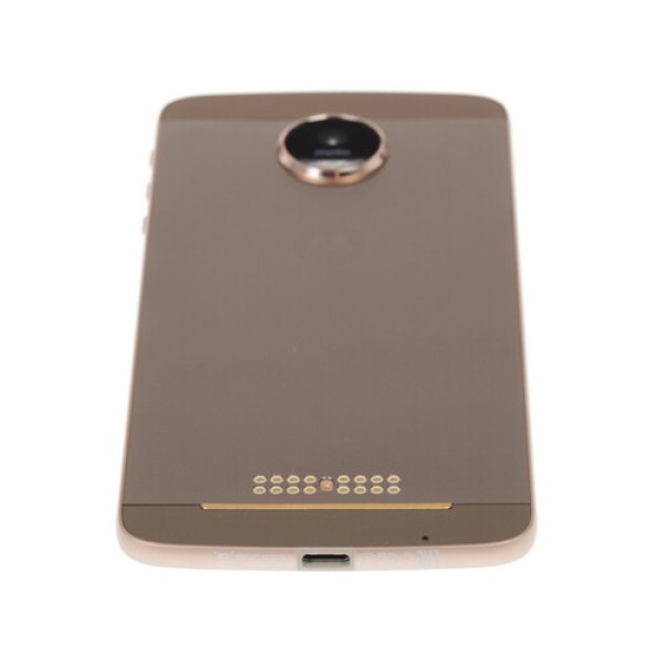 Смартфон Motorola Moto Z 5.5" 32Gb White/Gold 4x1.8Ghz/4096Mb/2560x1440/AMOLED/LTE/GPS/NFC/Cam13/2600mAh/And6.0