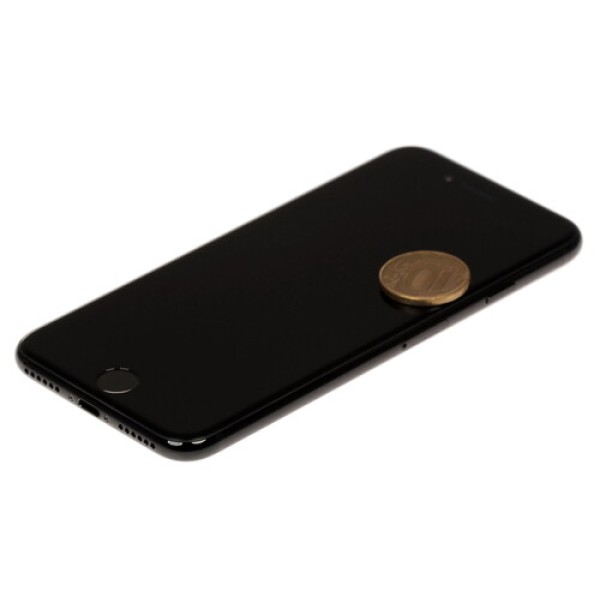 4.7" Смартфон Apple iPhone 7 256 Гб черный глянцевый