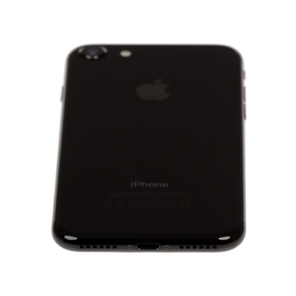 4.7" Смартфон Apple iPhone 7 128 Гб черный глянцевый