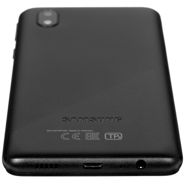 5.3" Смартфон Samsung Galaxy A01 Core 16 ГБ черный