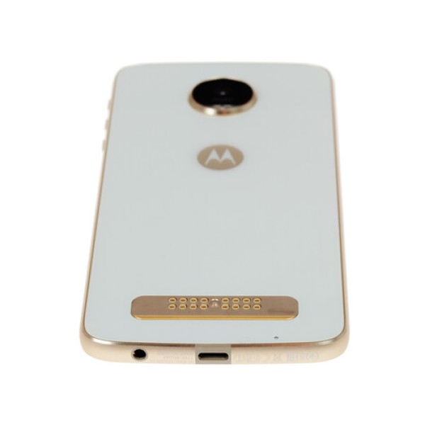 Смартфон Motorola Moto Z Play 5.5" 32Gb White/Gold 8x2Ghz/3072Mb/1920x1080/AMOLED/LTE/GPS/NFC/Cam16/3500mAh/And6.0