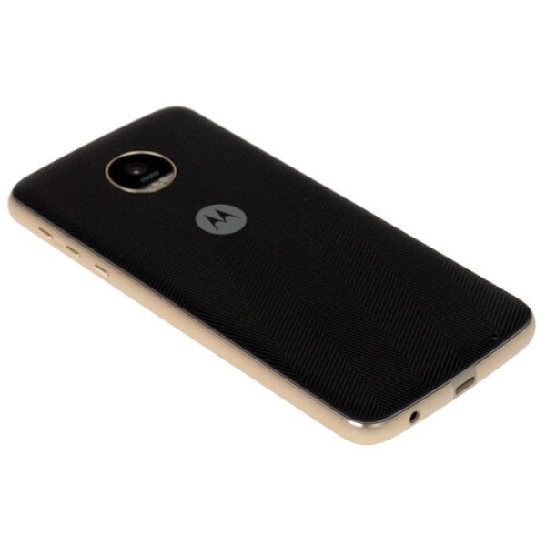 Смартфон Motorola Moto Z Play 5.5" 32Gb White/Gold 8x2Ghz/3072Mb/1920x1080/AMOLED/LTE/GPS/NFC/Cam16/3500mAh/And6.0