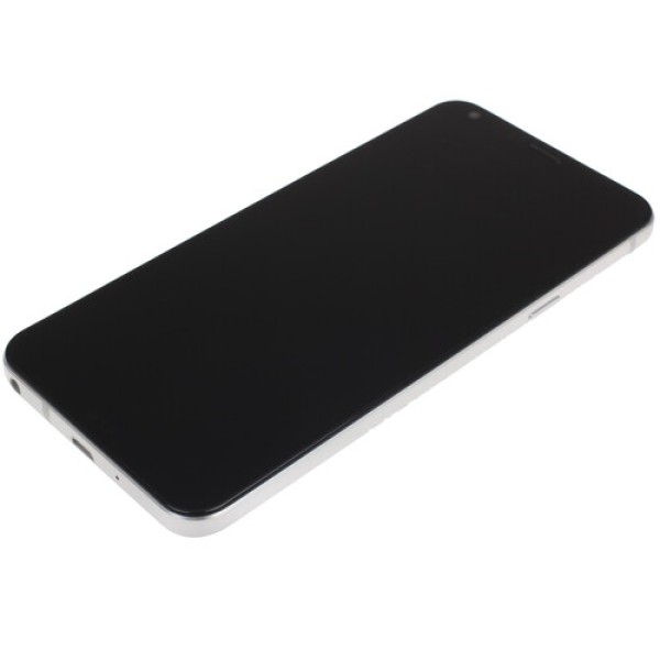 5.5" Смартфон LG LGM700 Q6 16 ГБ серебристый + Чехол в подарок